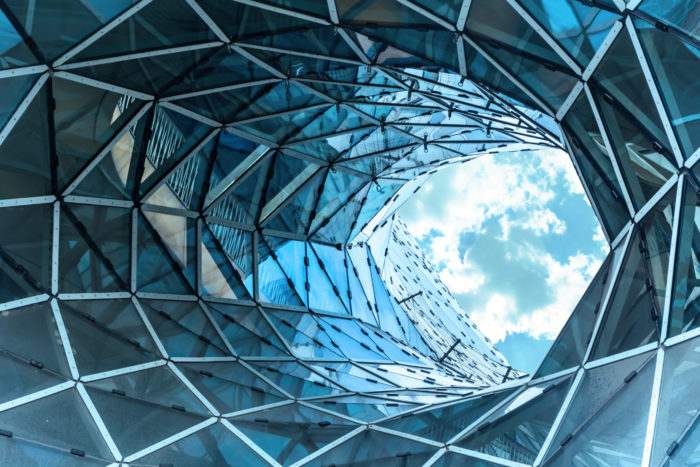 FRANKFURT AM MAIN, DUITSLAND - 18 MEI 2016: MyZeil - winkelcentrum in het centrum van Frankfurt. Het is ontworpen door de Romeinse architect Massimiliano Fuksas
